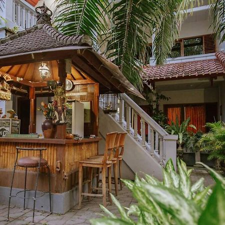 Nakula Familiar Inn Denpasar  Ngoại thất bức ảnh